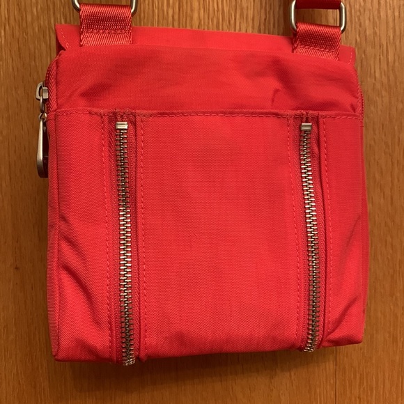 Baggallini Tokyo Mini Crossbody Nylon Bag Coral purse turnlock barely used EUC - Picture 4 of 9